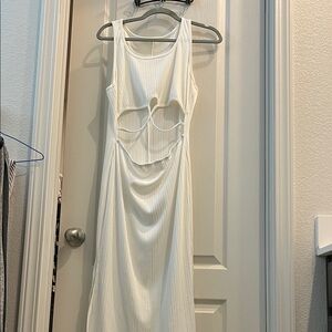 🧋White Sleeveless Dress with Cutouts 🧋3/$22
